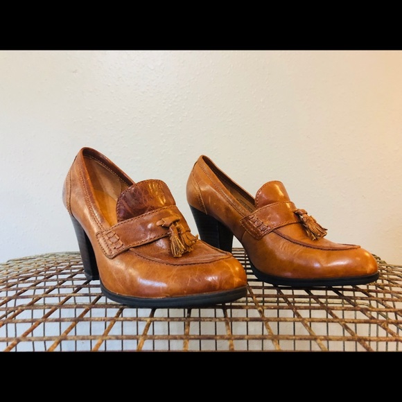BORN Brown Tan Cognac Heels with Tassels sz 7 - Picture 3 of 7